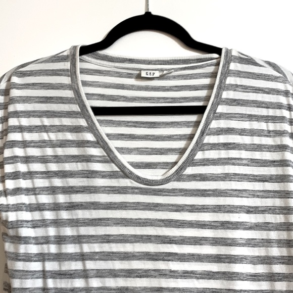 Gap Women’s X-Small Grey/White Striped Loose Fit T-Shirt - Picture 5 of 7